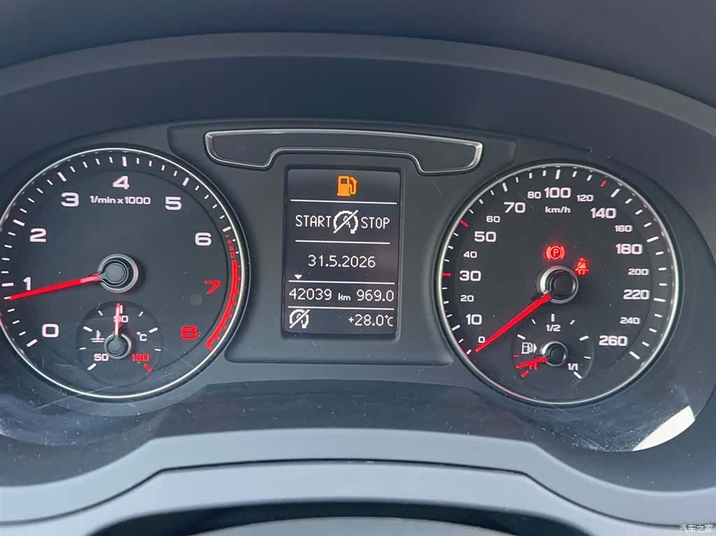 Audi Q3, 2018 11