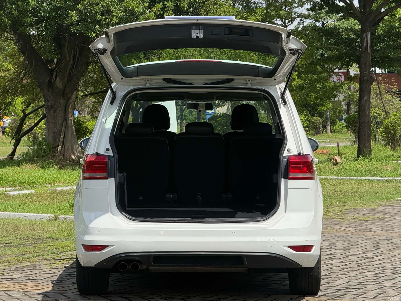 Volkswagen L, 2017 13