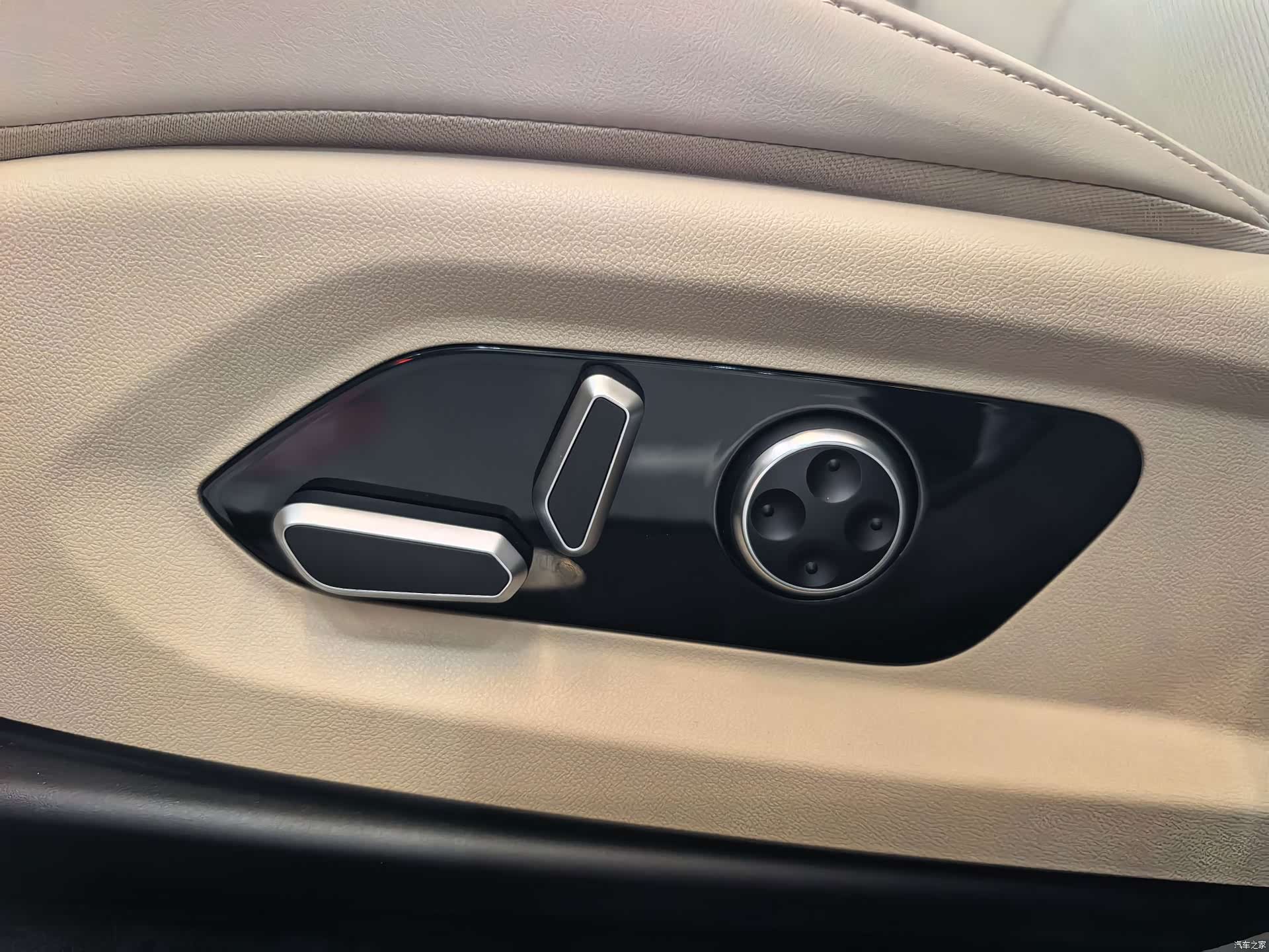 AITO M5, 2025 10