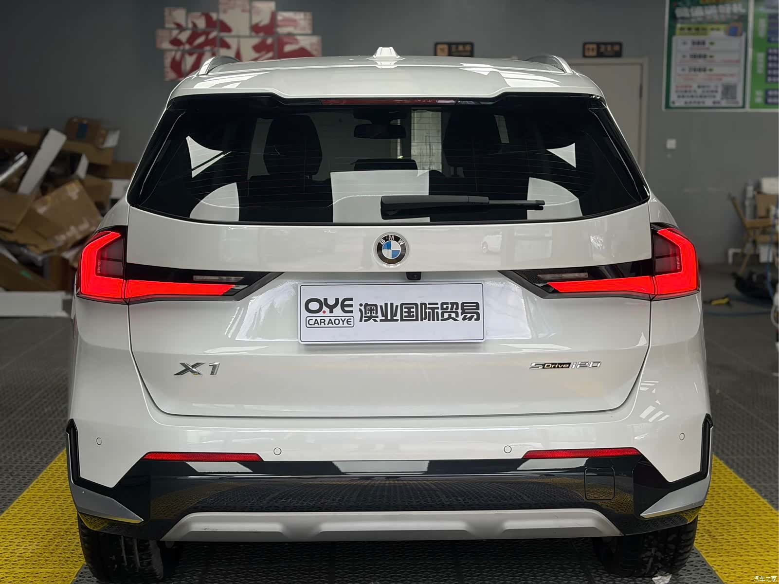 BMW X1, 2023 все фото