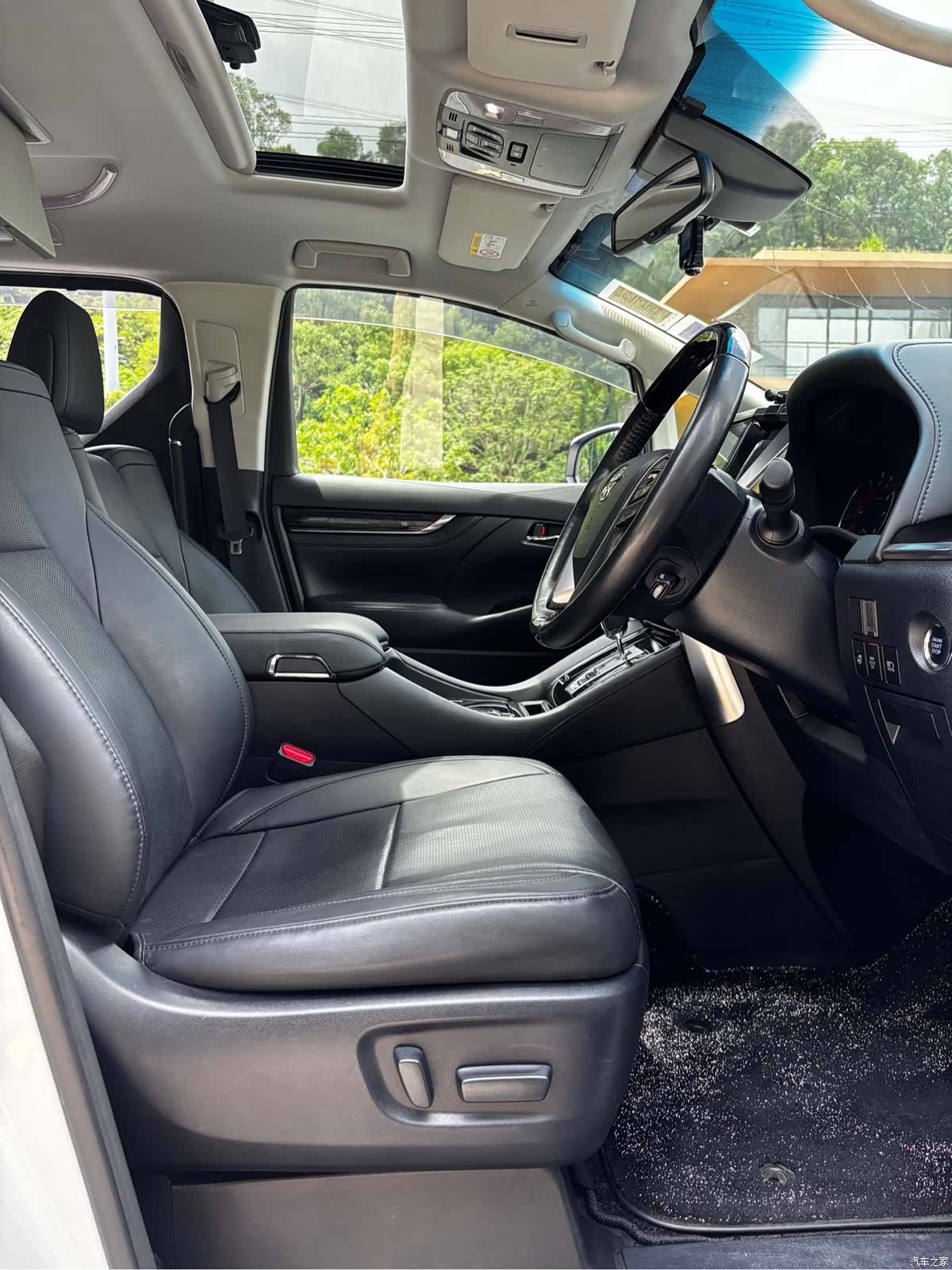 Toyota Alphard, 2019 8