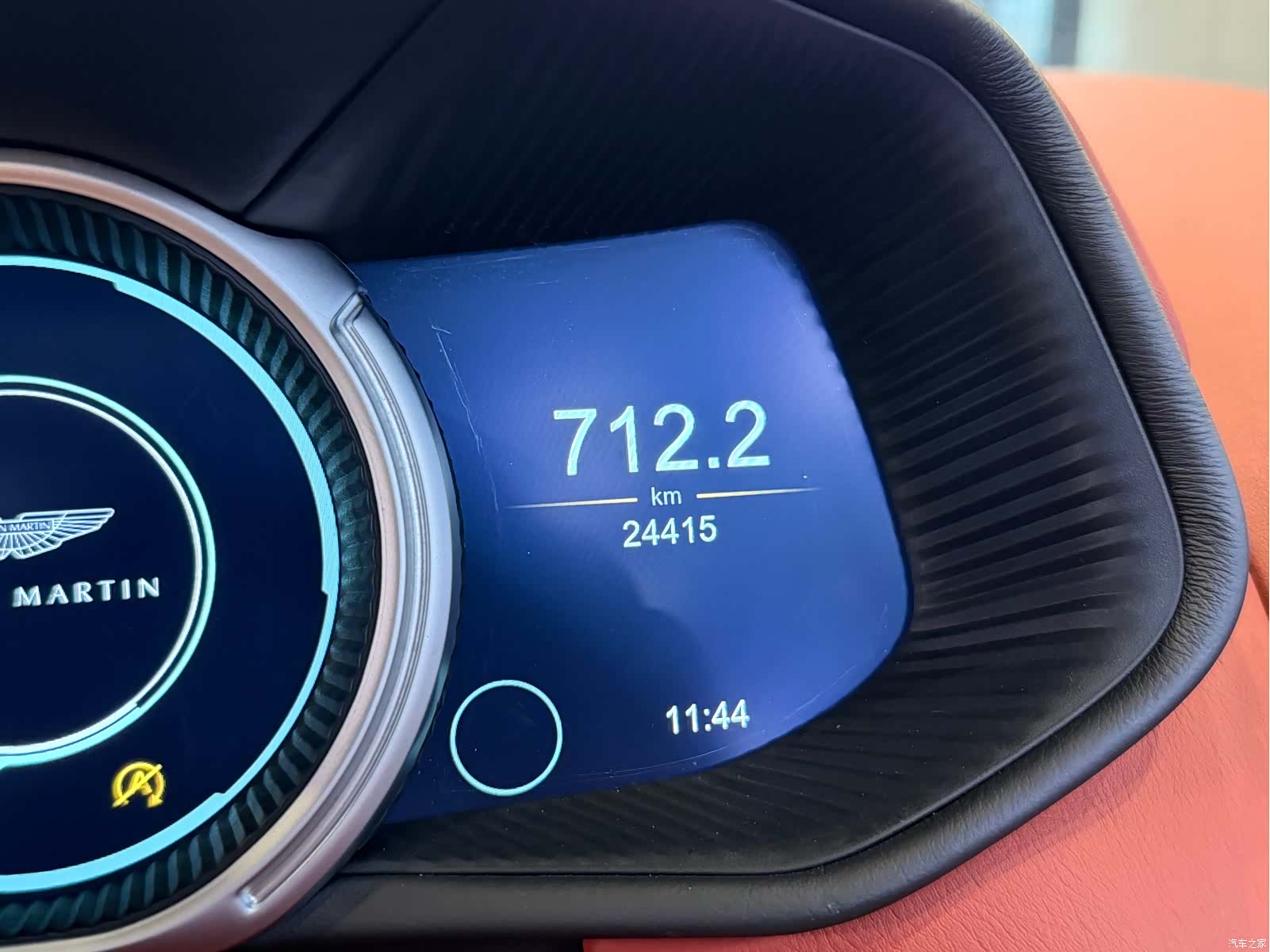 Aston Martin DB11, 2020 12