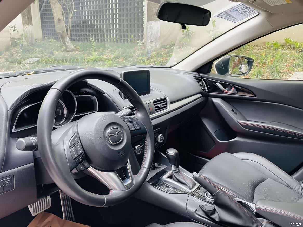 Mazda Mazda3, 2015 15