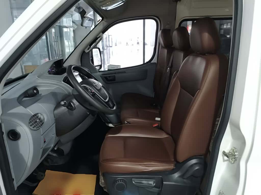 Maxus V80, 2022 15