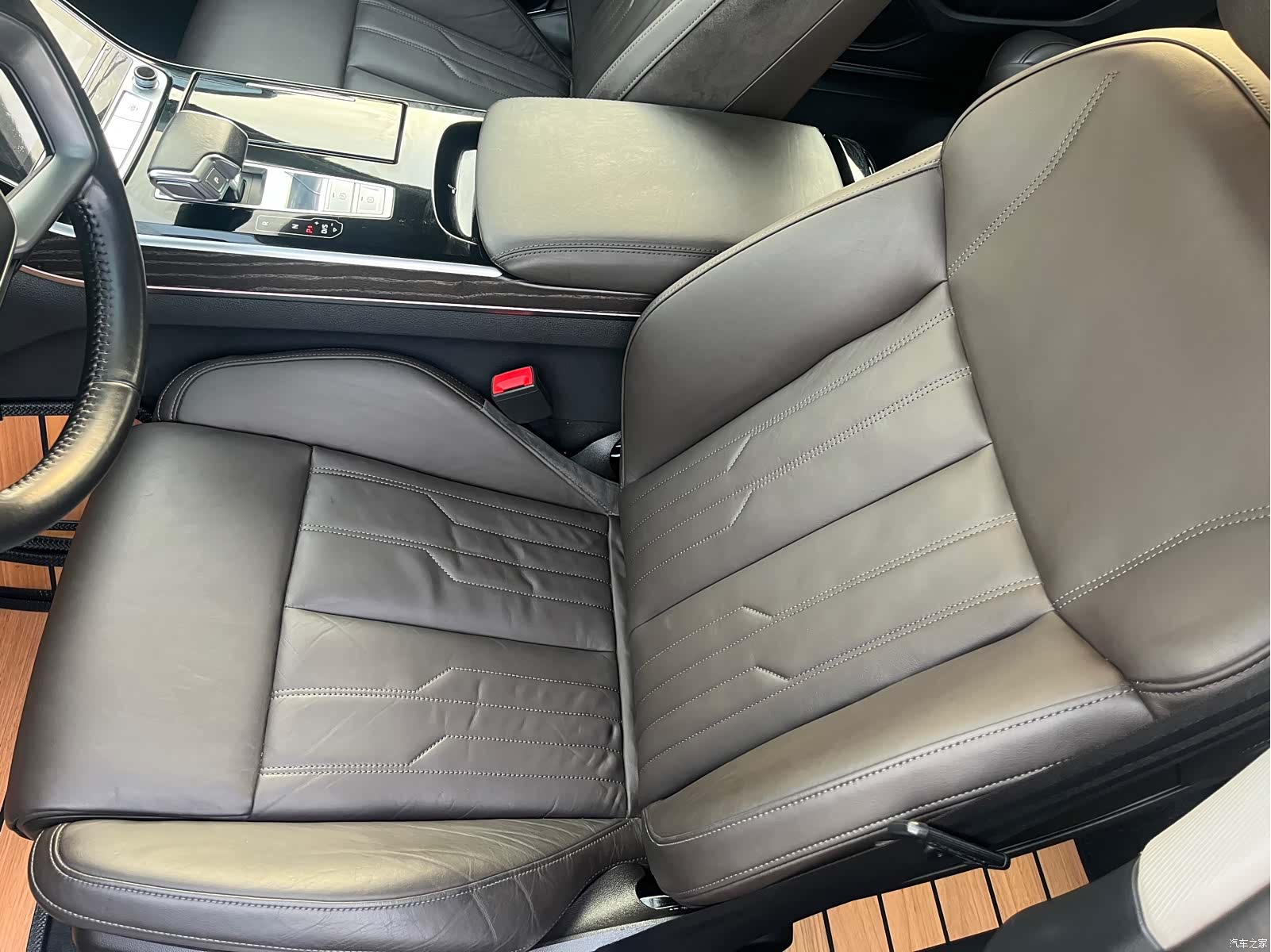 Audi A8L, 2020 44