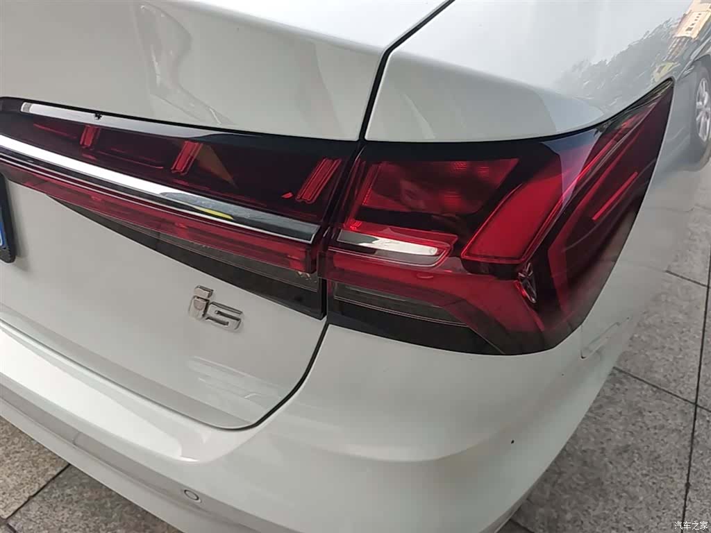 Roewe i5, 2021 8