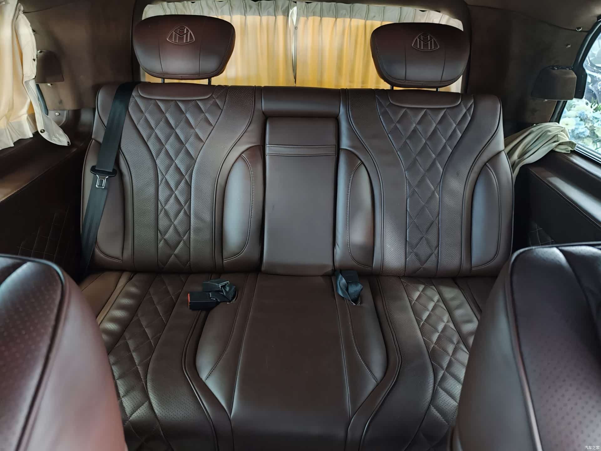 Mercedes-Benz 7, 2021 21