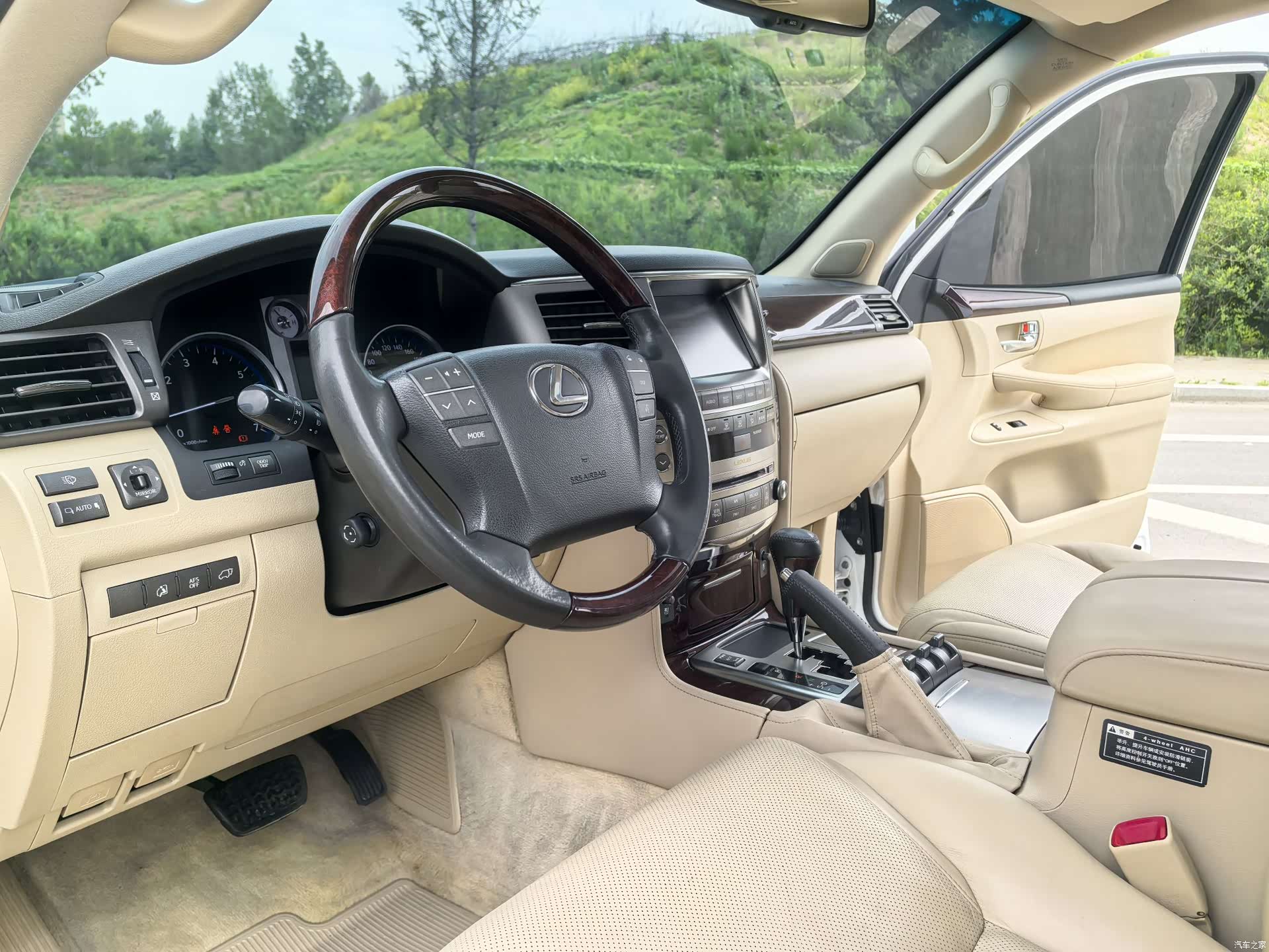 Lexus LX, 2009 9