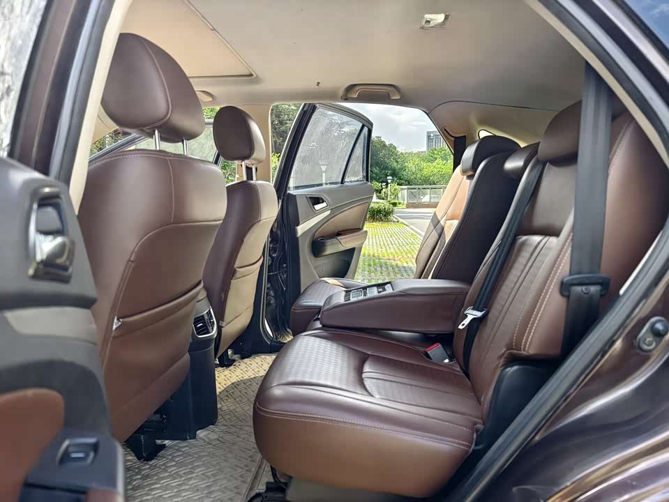 BYD S7