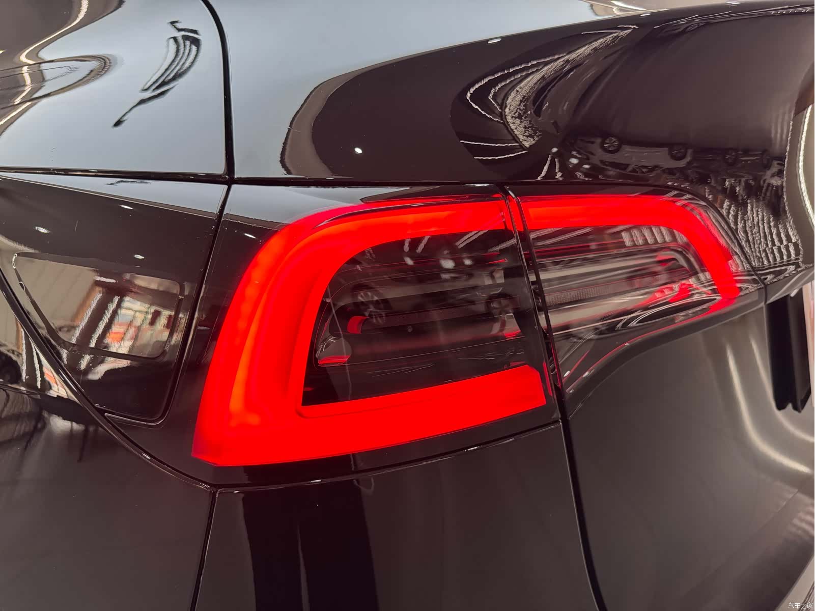 Tesla Model Y, 2023 33