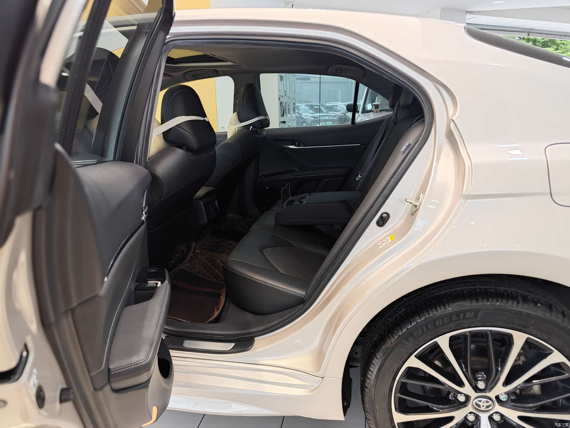 Toyota Camry, 2018 23