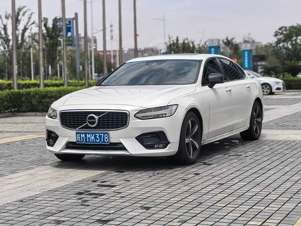 Volvo S90