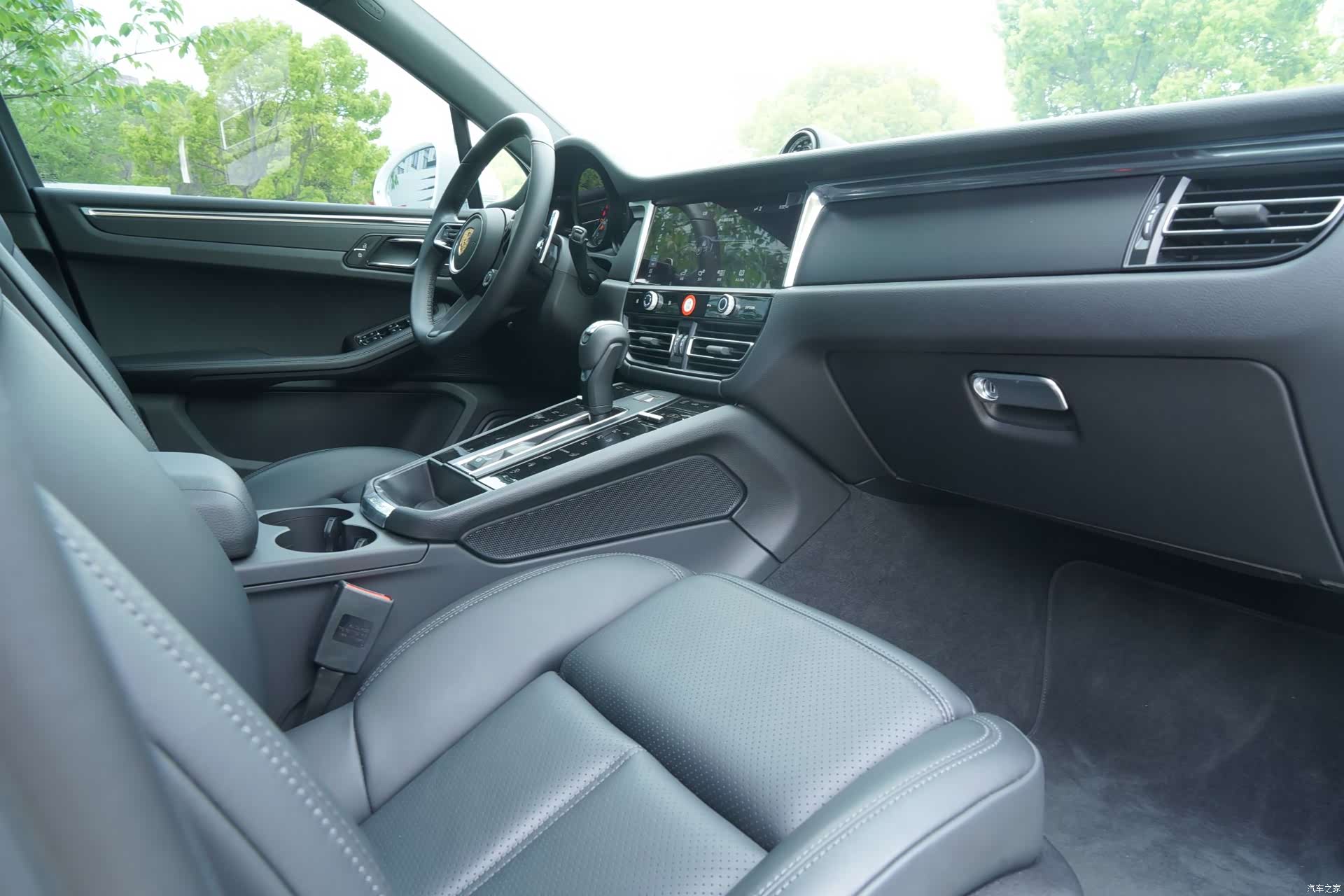 Porsche Macan, 2024 8