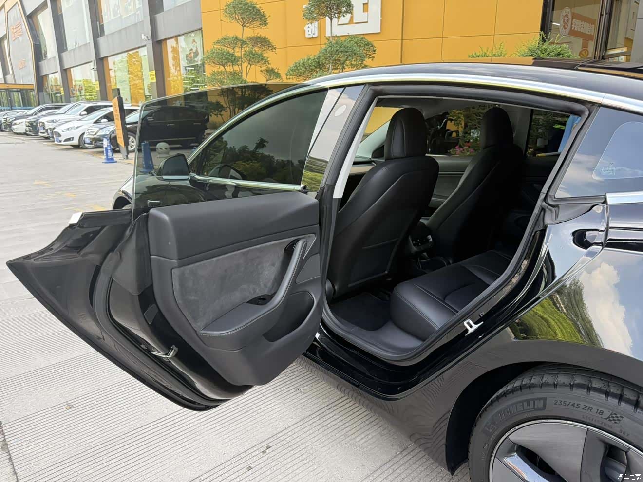 Tesla Model 3, 2019 17