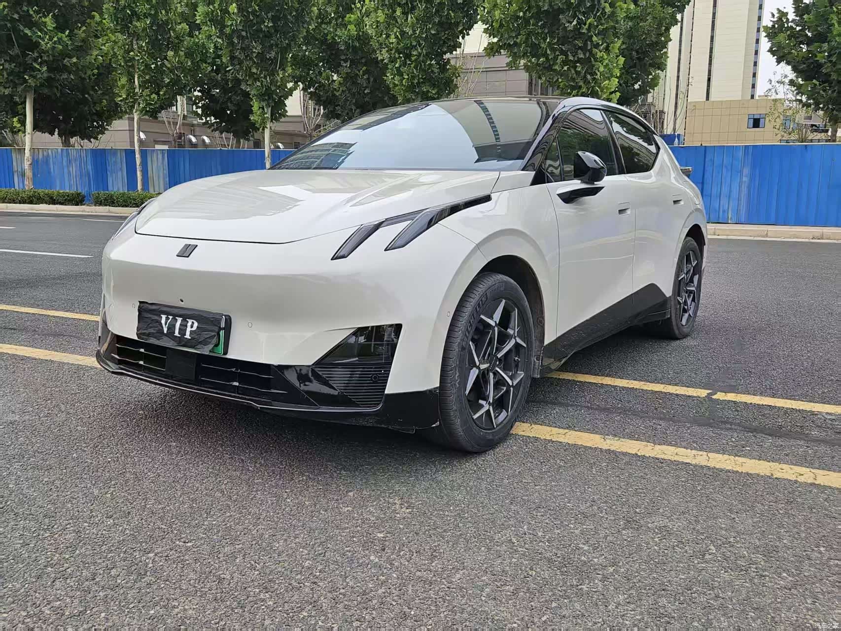 Lynk & Co 02