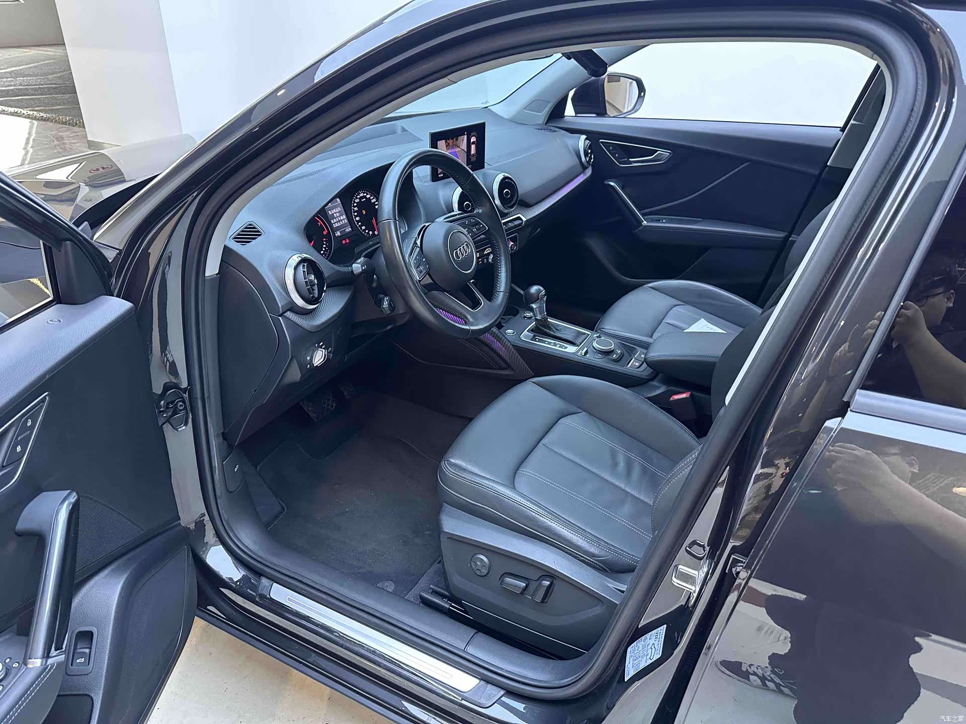 Audi Q2L, 2022 9