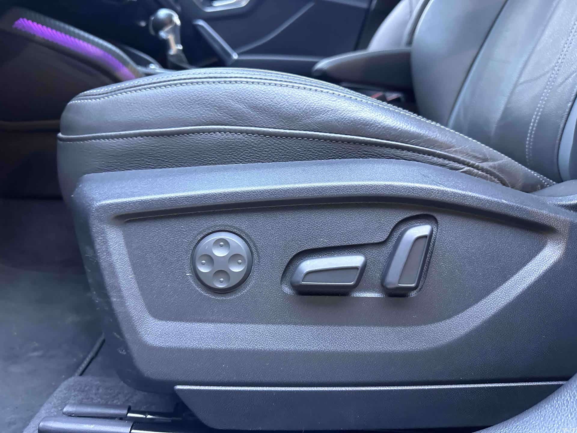 Audi Q2L, 2022 16