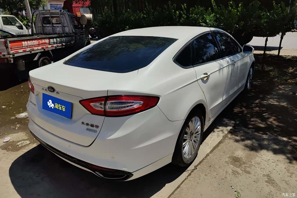 Ford Mondeo, 2015 3