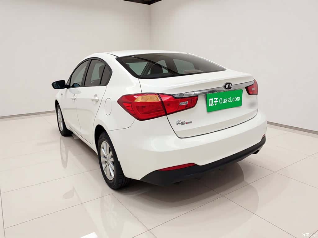 Kia K3, 2015 4