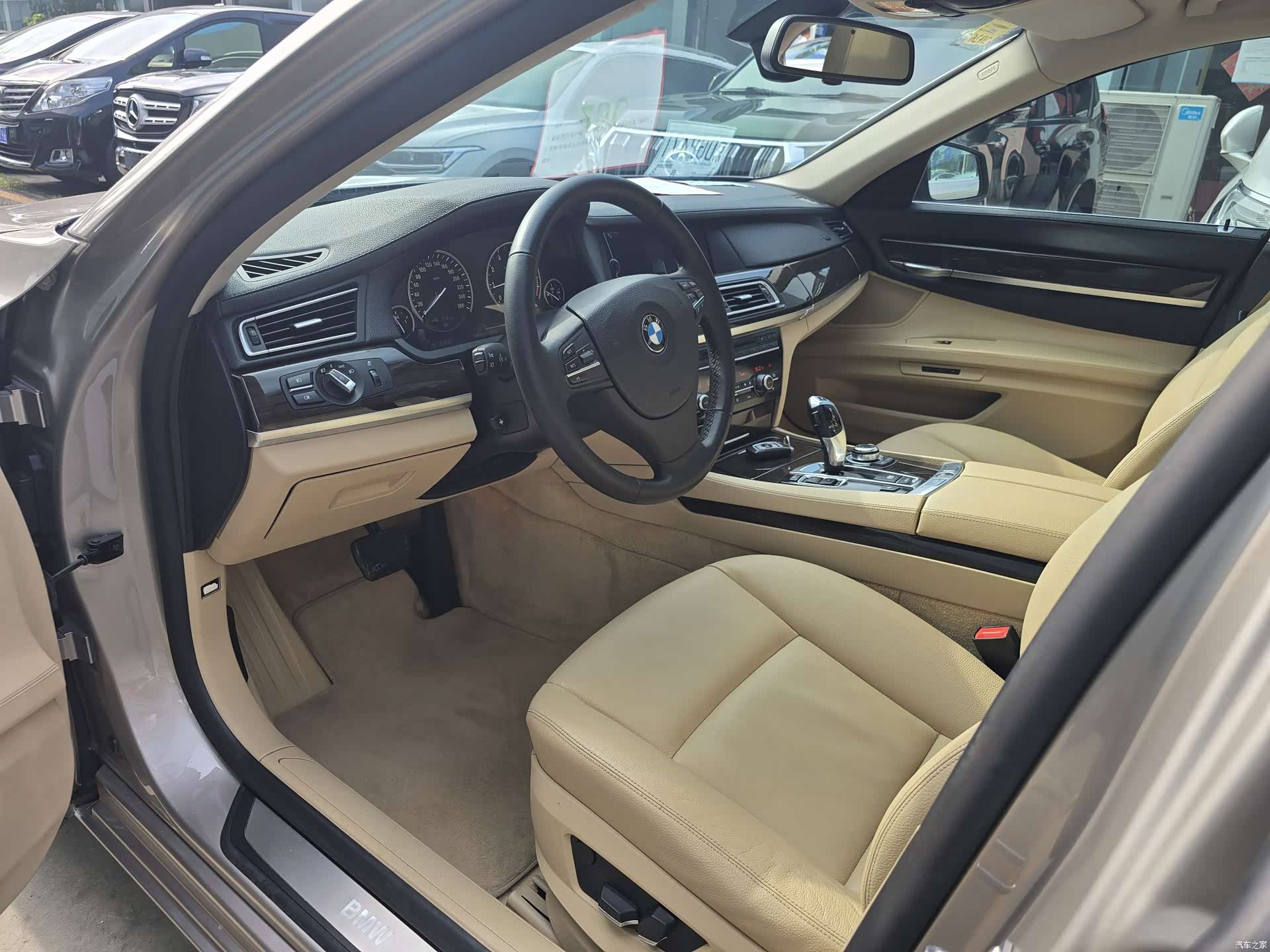 BMW 7 Series, 2011 7