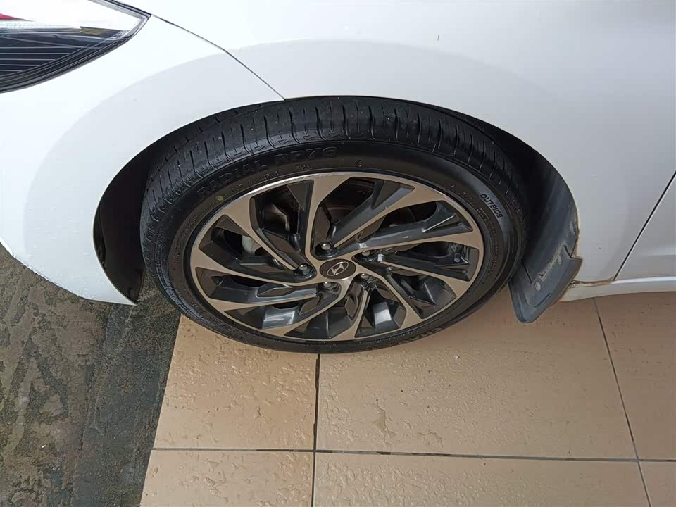 Hyundai Lead Hyundai Lead