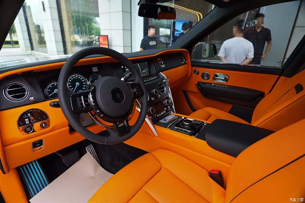 Rolls-Royce Cullinan, 2024 13