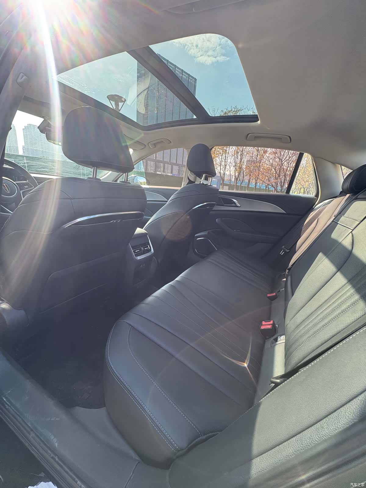 Hongqi H5, 2023 6