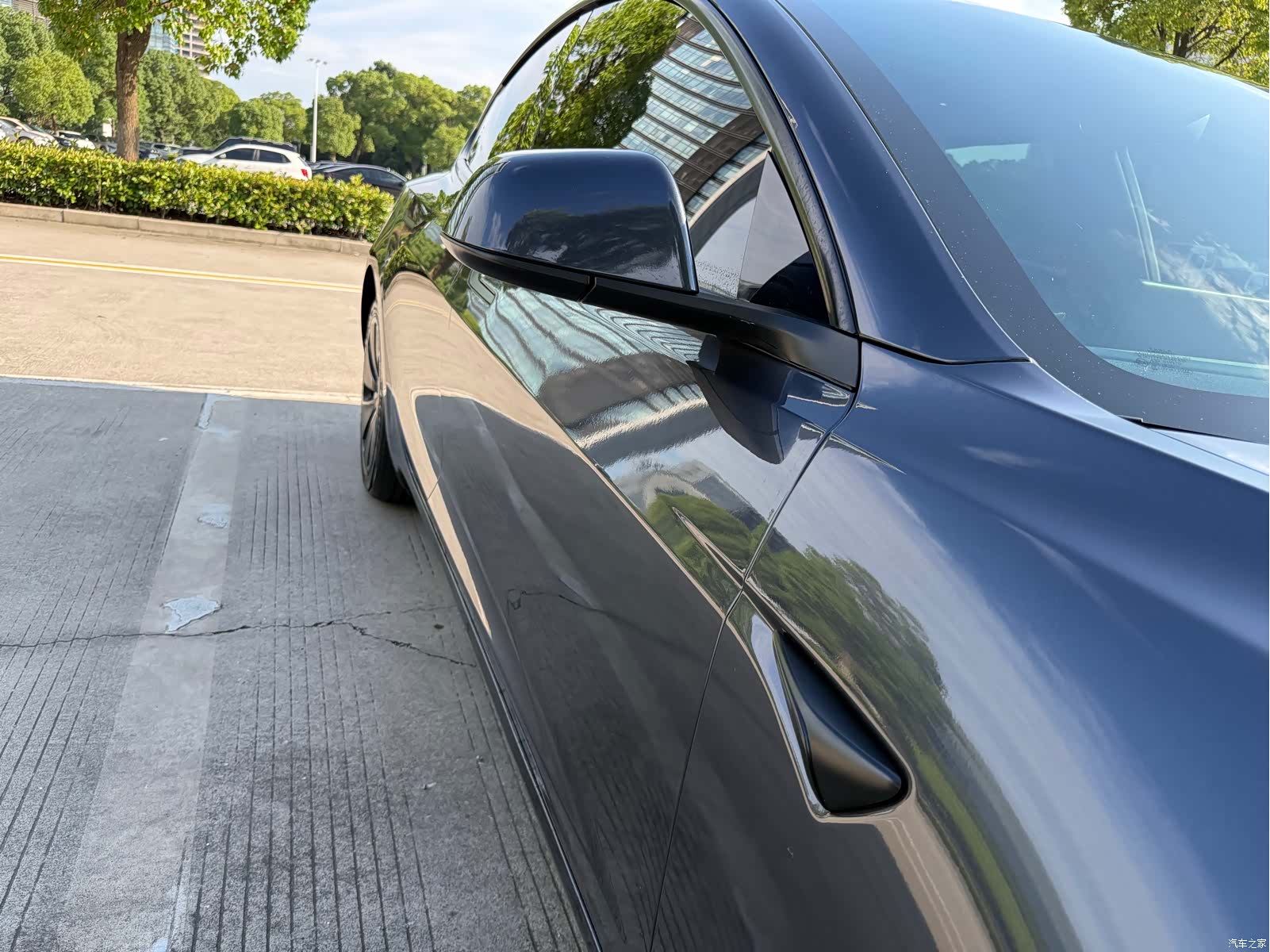 Tesla Model 3, 2025 13