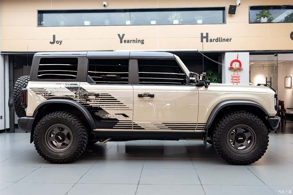 Ford Bronco, 2025 3