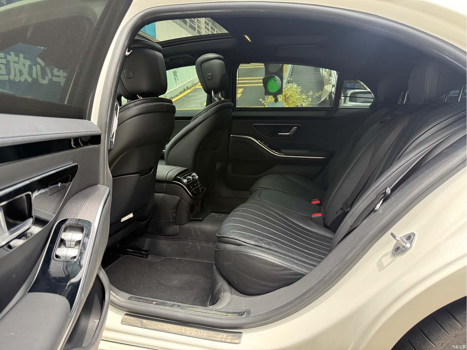 Mercedes-Benz S-Class, 2023 4