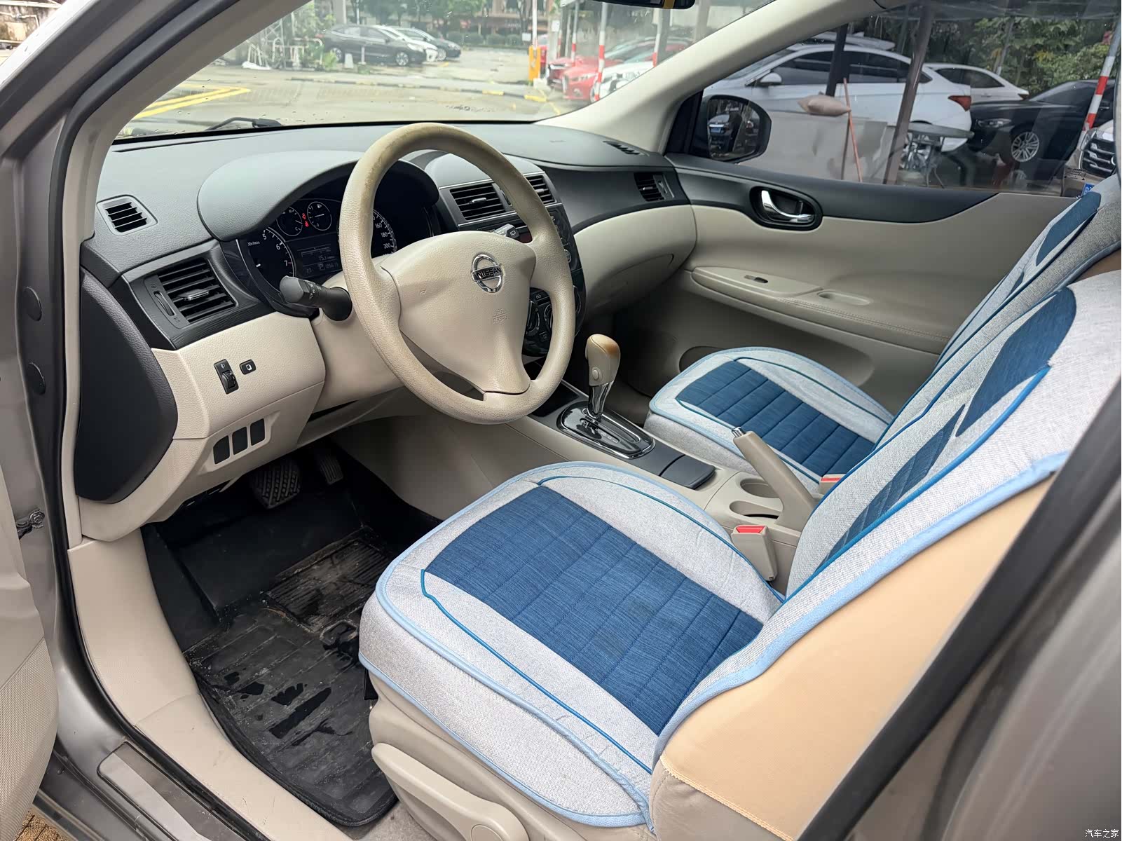 Nissan Tiida, 2012 7