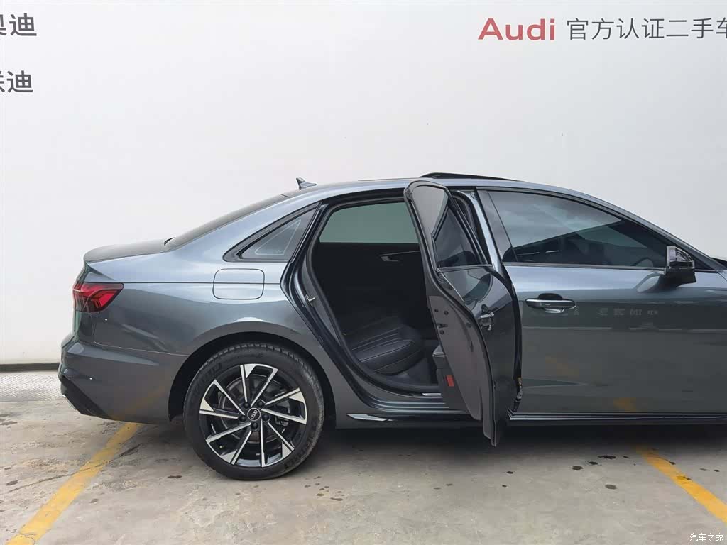Audi A4L, 2023 24