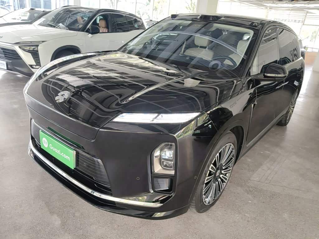 NIO ES8