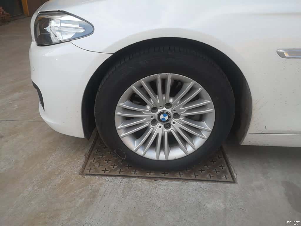 BMW 5 Series, 2015 23