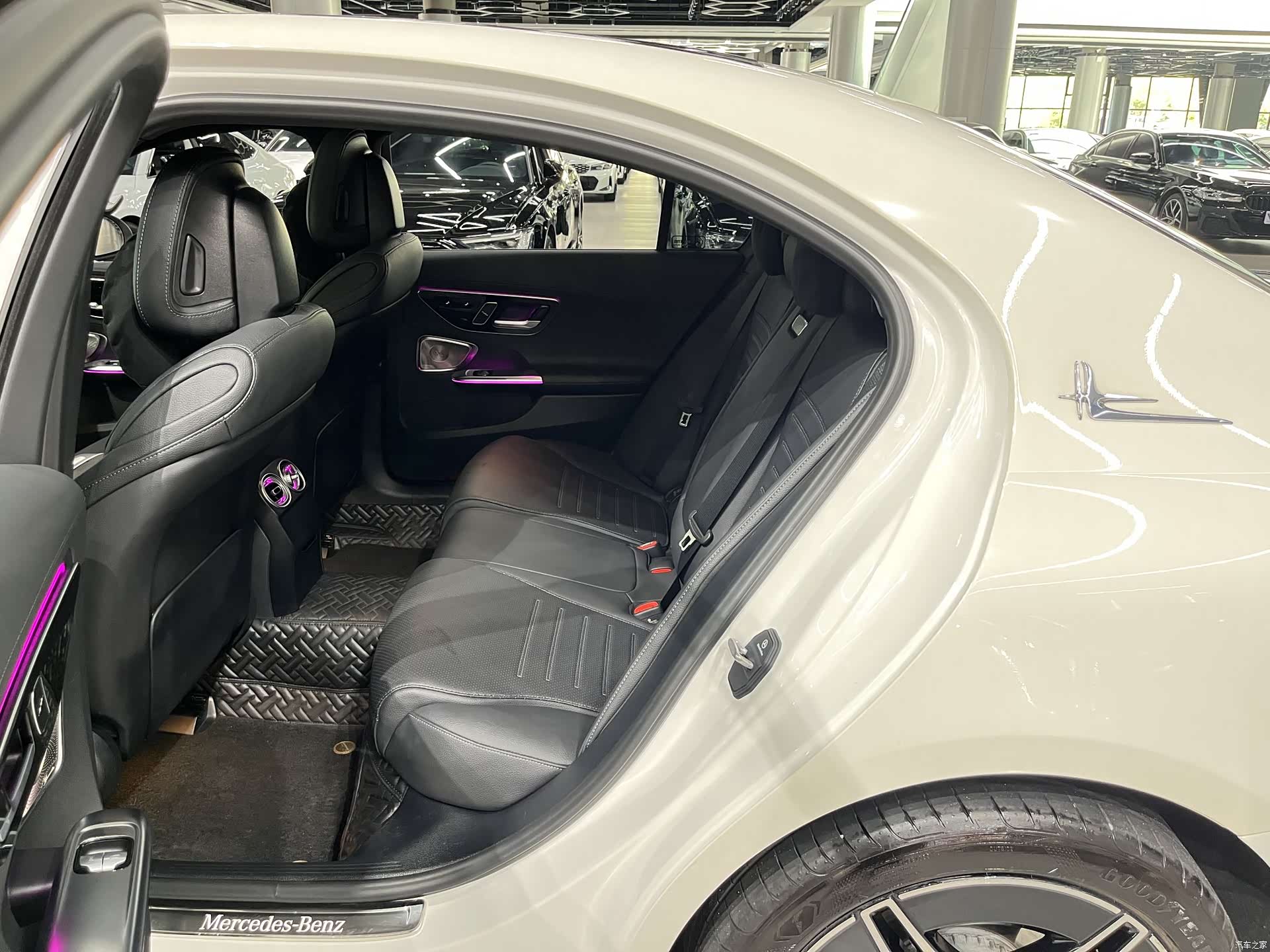 Mercedes-Benz C-Class, 2024 6