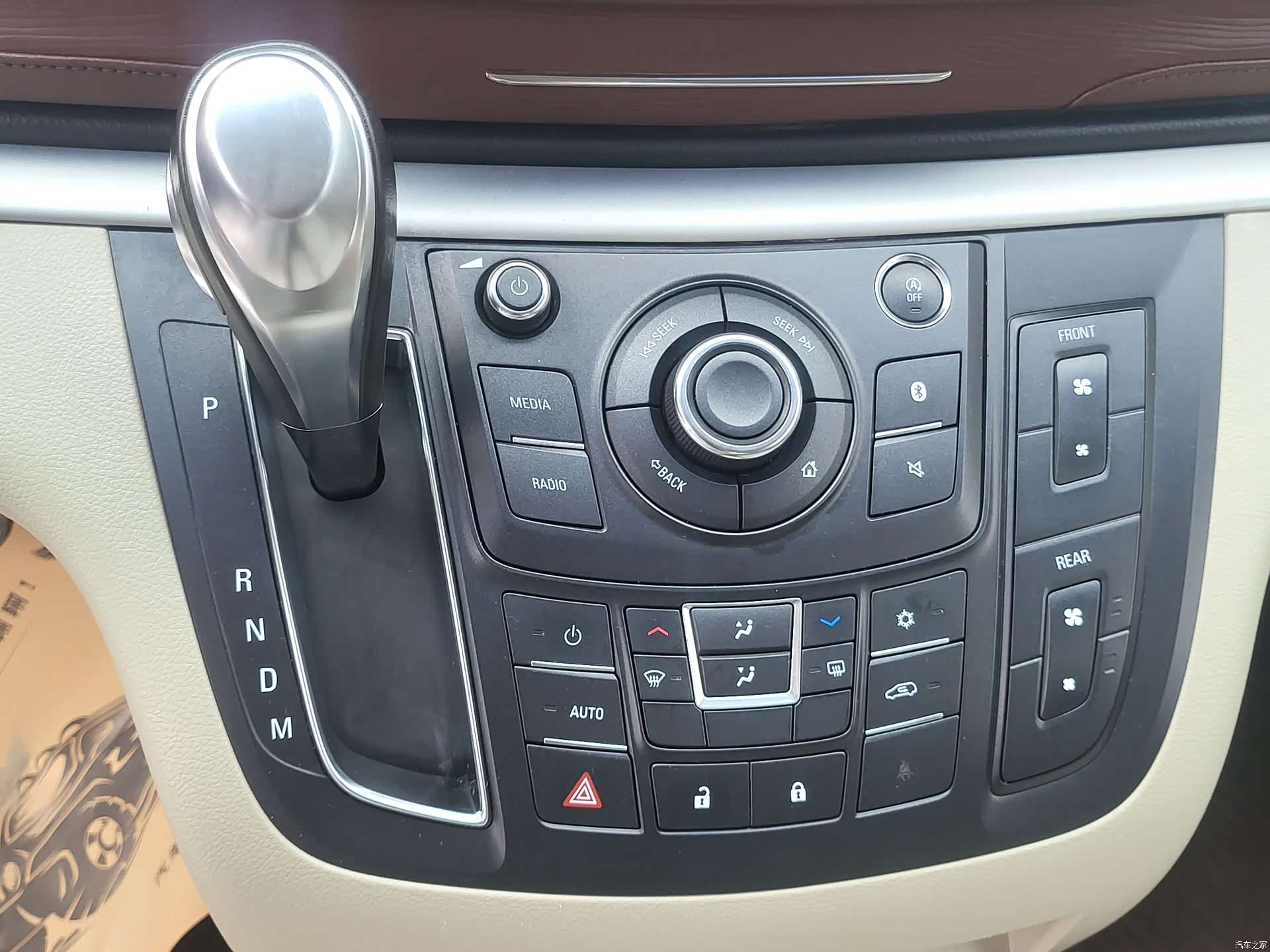 Buick GL8, 2019 10