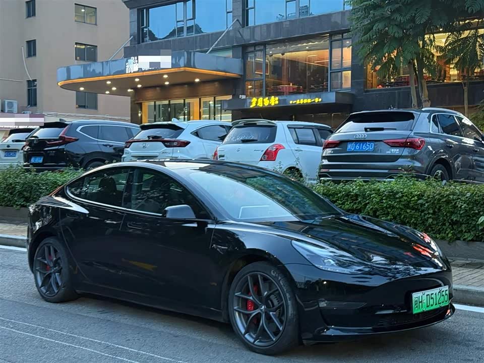 Tesla Model 3 Tesla Model 3