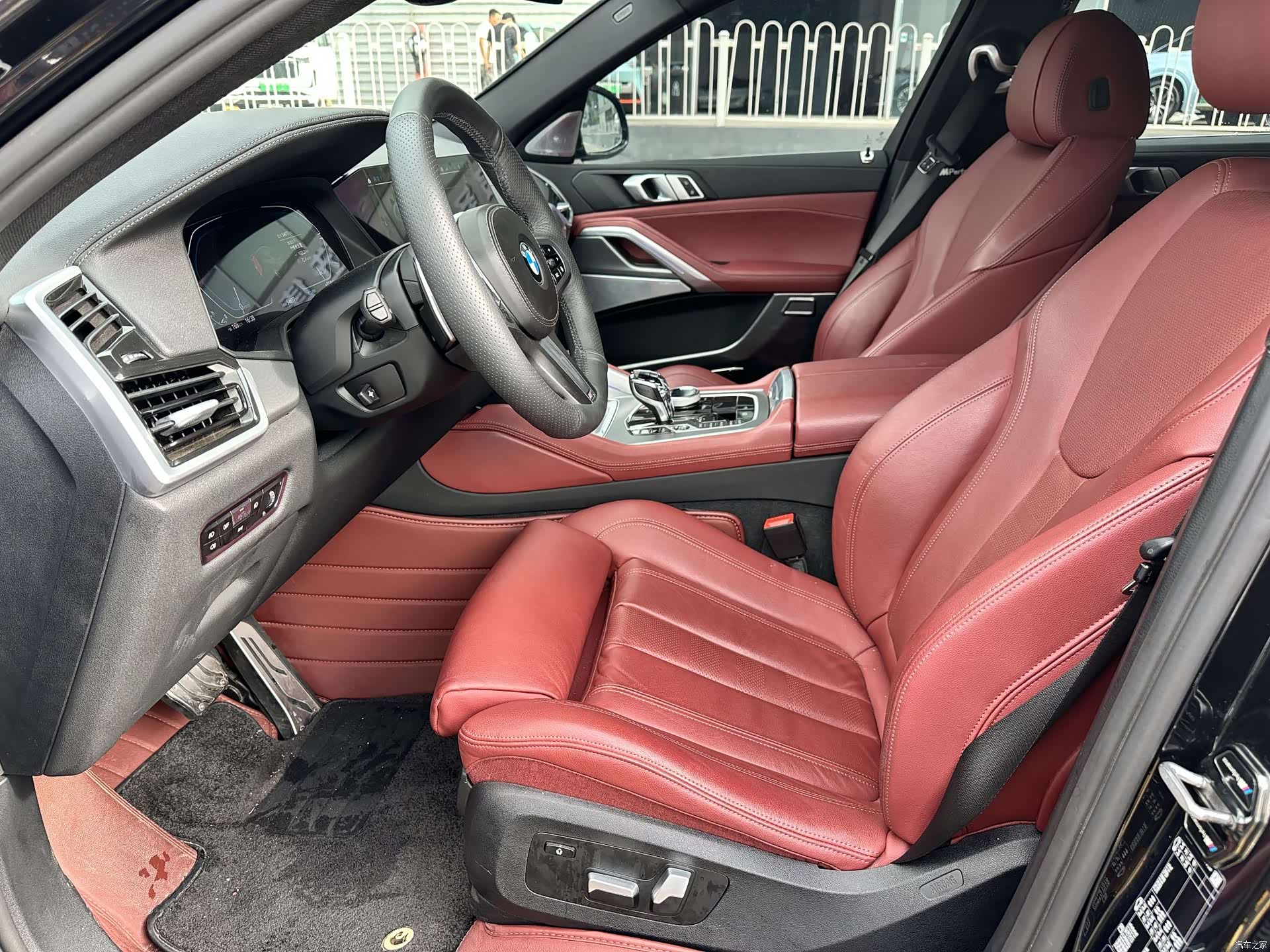 BMW X6, 2021 все фото