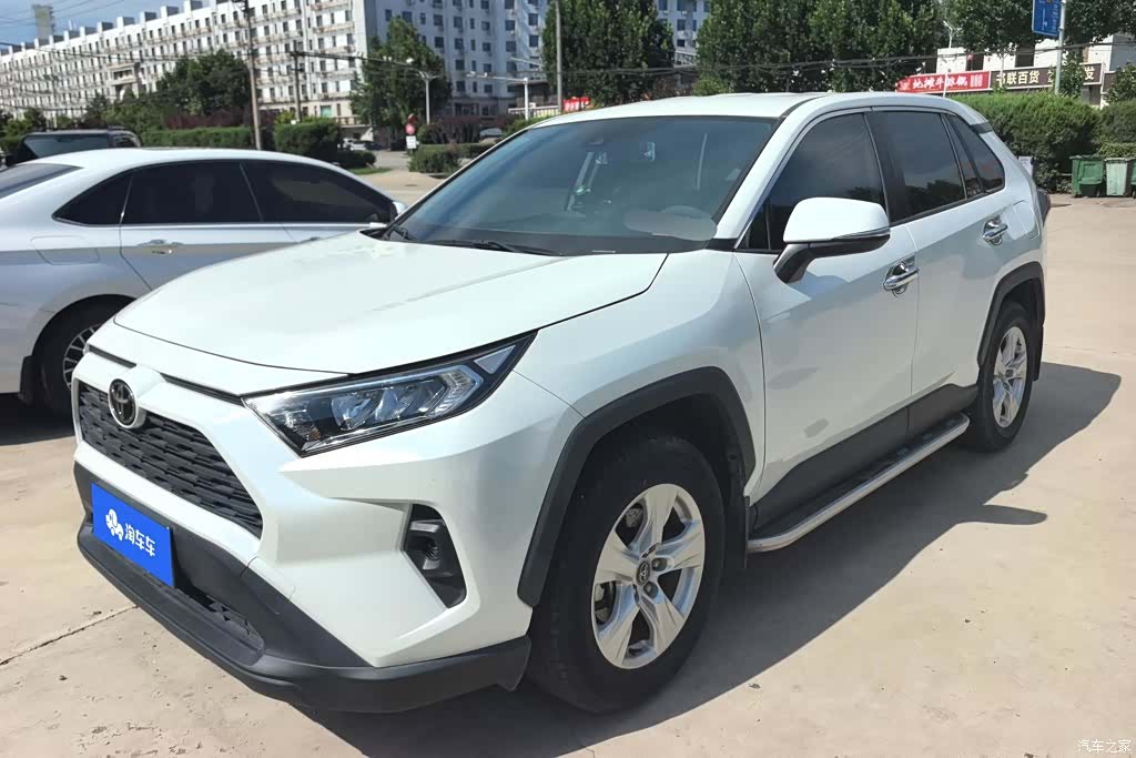 Toyota RAV4, 2023 1