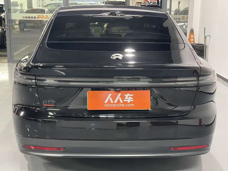 NIO ET7