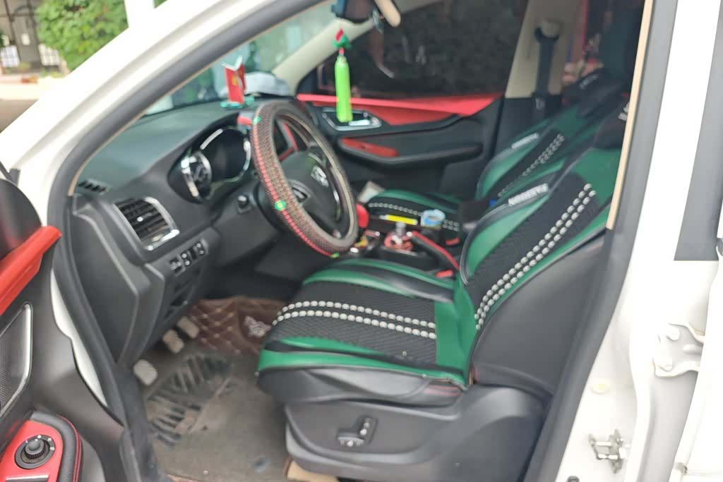 Wuling 560, 2015 9