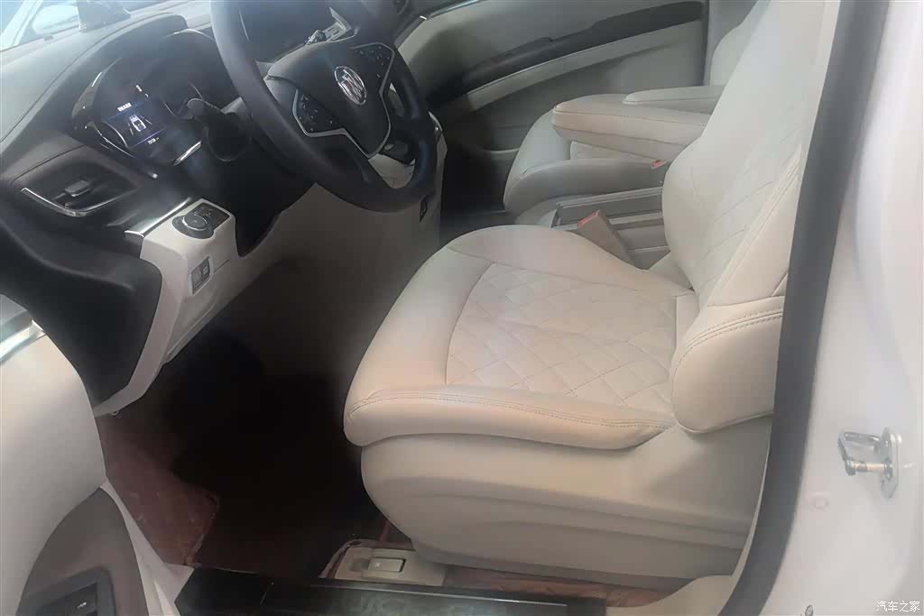 Buick GL8, 2022 9