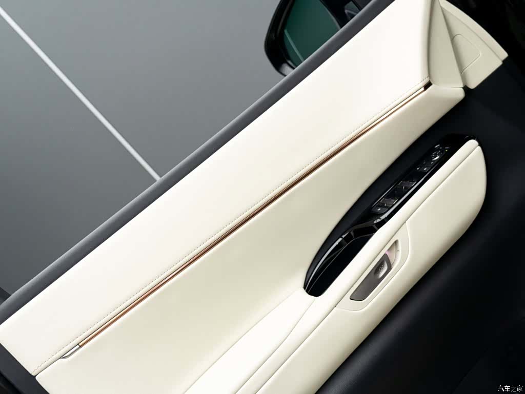 Lexus LM, 2026 8