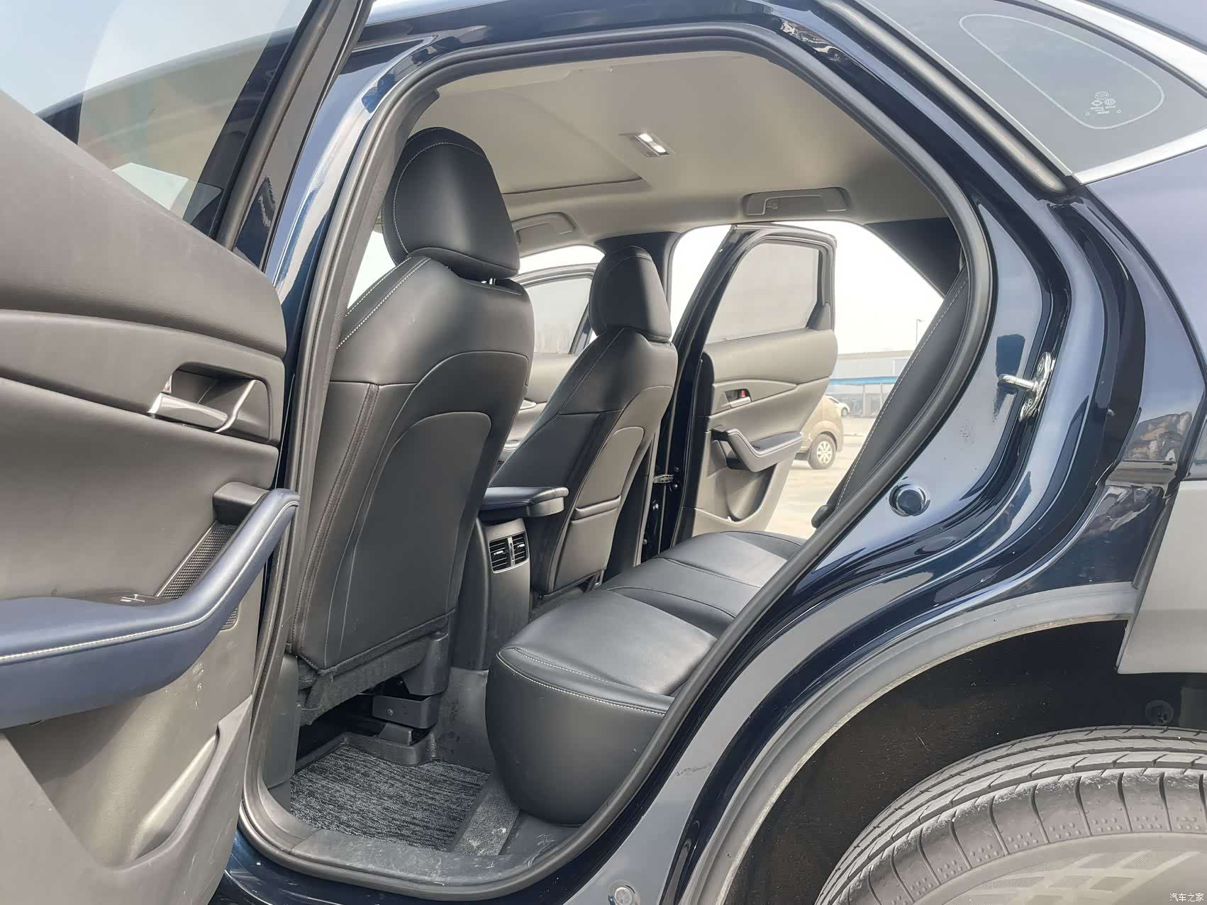 Mazda CX-30, 2023 6