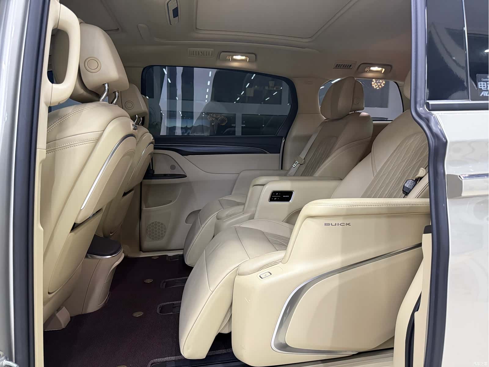 Buick GL8, 2022 9