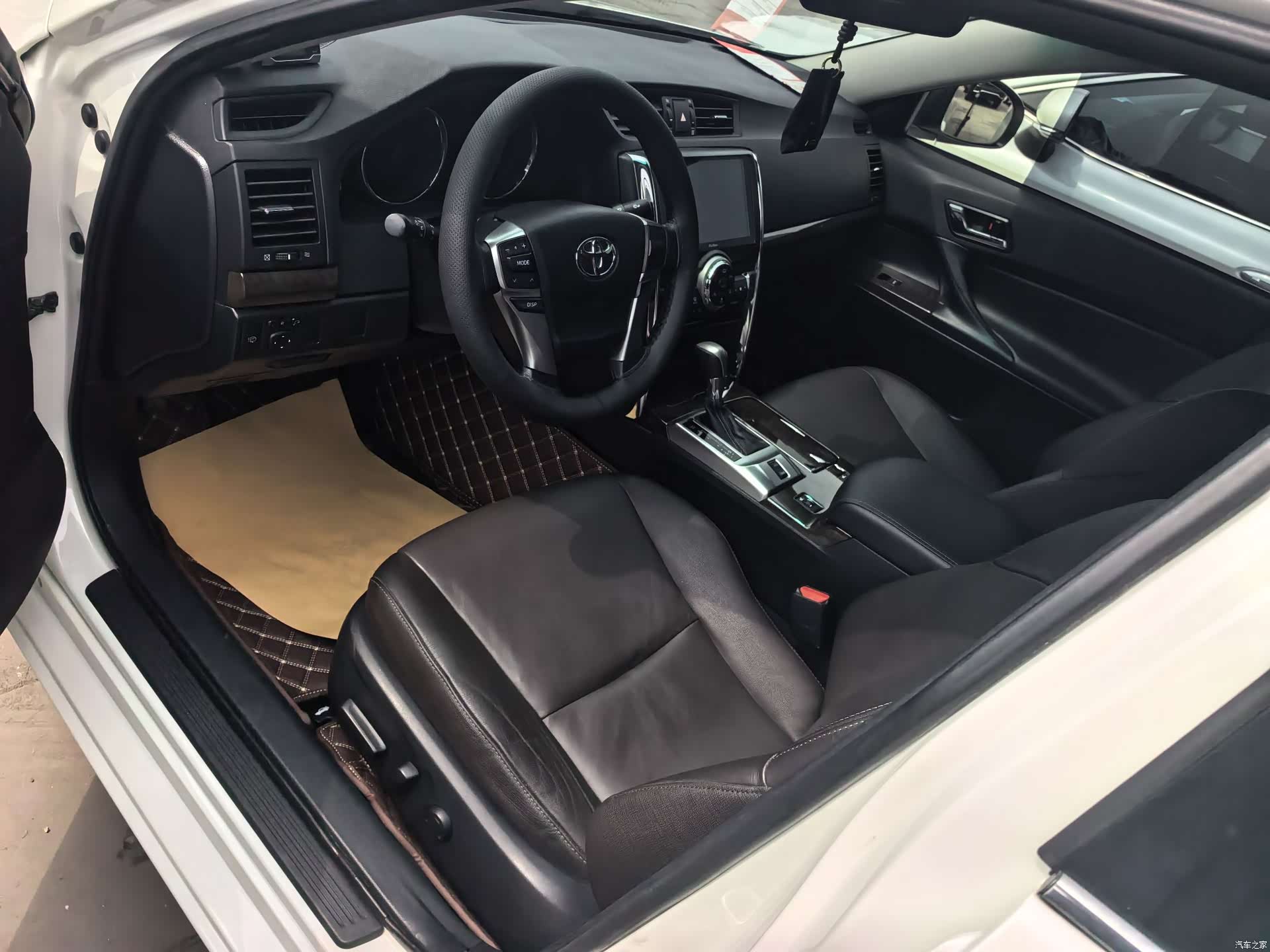 Toyota 2.5V, 2016 6