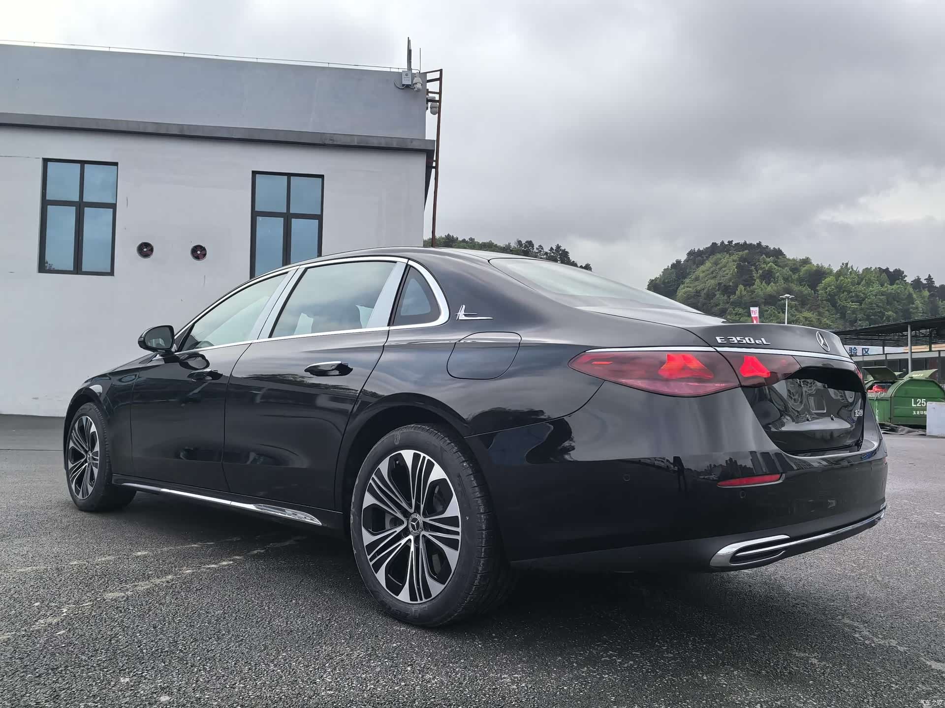 Mercedes-Benz E-Class, 2024 11