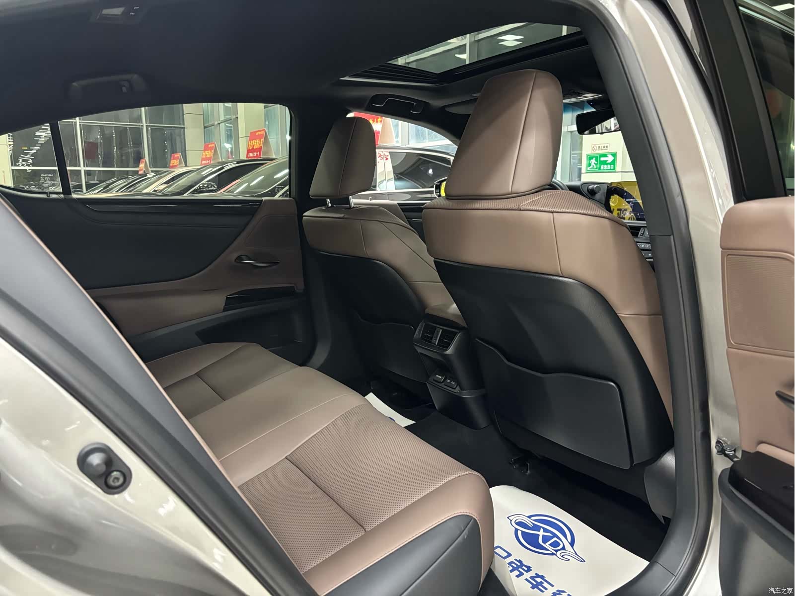 Lexus ES, 2024 7