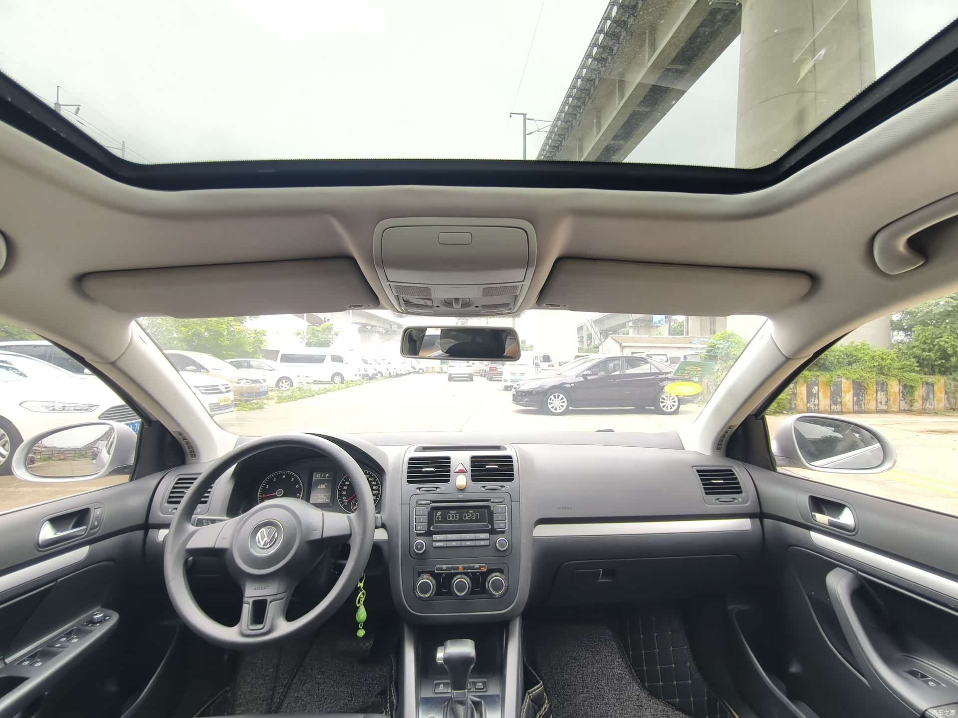 Volkswagen Sagitar, 2011 7