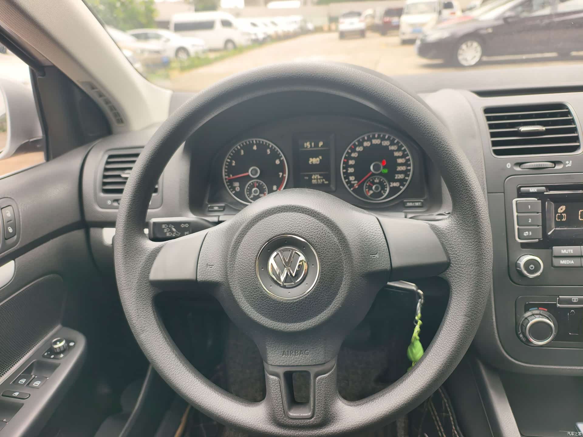 Volkswagen Sagitar, 2011 9